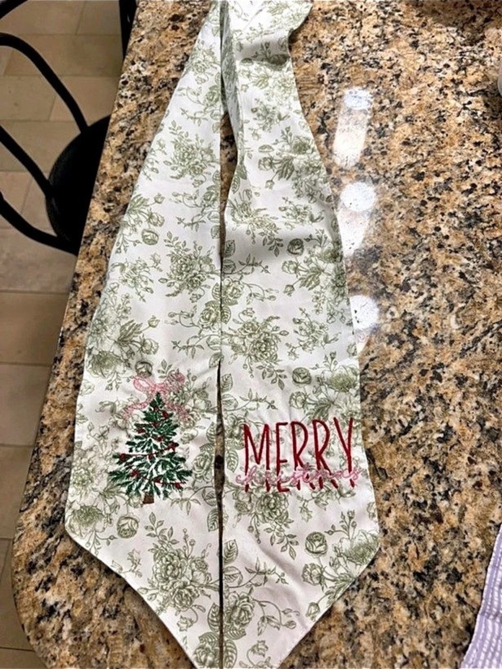 Holiday Floral Scarf in White & Green Like New
